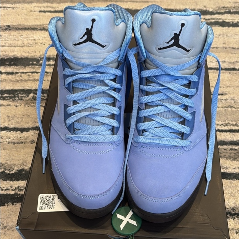 Jordan unc 5s, worn once and in excellent condition